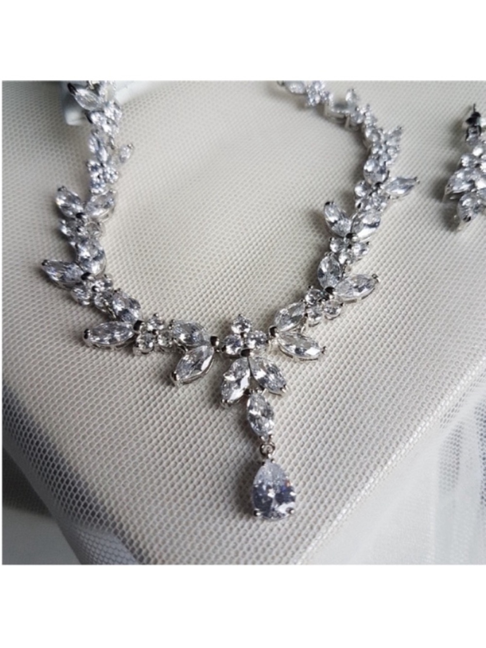 Swarovski Elements Platinum Marquis Teardrop Leaf Necklace & Earrings SET - Picture 9 of 16